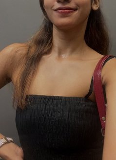 Yeheli - escort in Colombo Photo 3 of 3