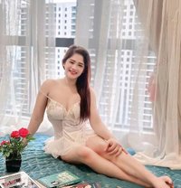 Yelena Vip Al Ain - puta in Al Ain