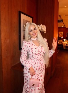 Yelena - escort in Dubai Photo 7 of 13