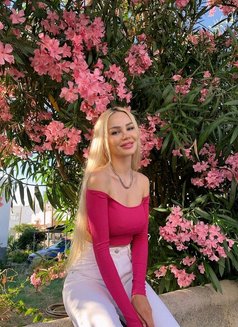 Yelena - escort in Dubai Photo 8 of 13
