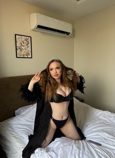 Yeliz - escort in Riyadh Photo 8 of 13