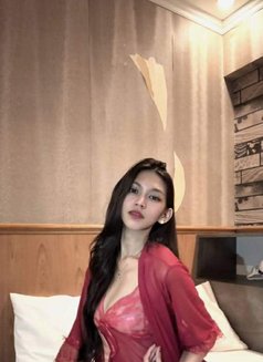 Yên Party girl - escort in Hong Kong Photo 3 of 15