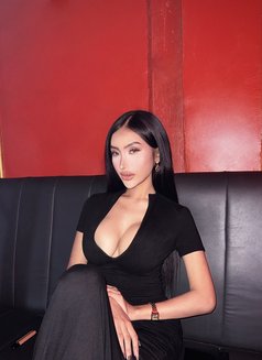 UrQueenYennefer - escort in Manila Photo 2 of 6