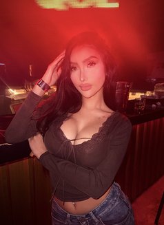 UrQueenYennefer - escort in Manila Photo 4 of 6