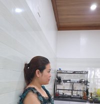 Yenny - puta in Hanoi