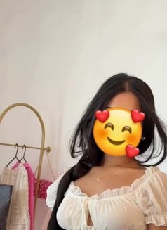 Yenu Frenando - escort in Dubai Photo 2 of 4