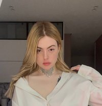 Yesenia - puta in Bangkok