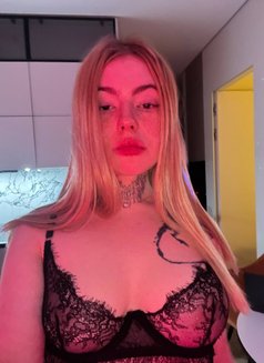 Yesenia - escort in Bangkok Photo 8 of 10