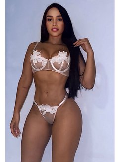 Yessi - escort in Dubai Photo 4 of 12