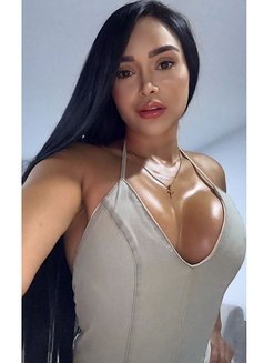Yessi - escort in Dubai Photo 7 of 12