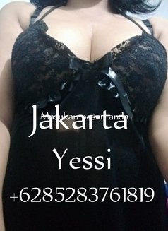 Yessi... - escort in Jakarta Photo 3 of 3