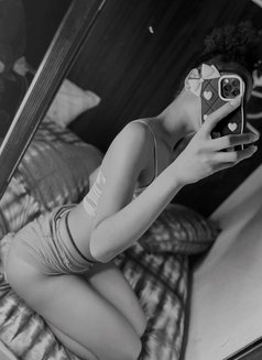 Yetty - puta in Erbil Photo 1 of 3