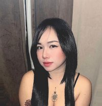 Yeyen - escort in Sharjah
