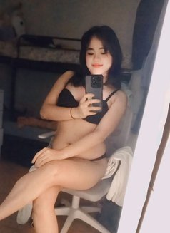 Yezey - escort in Manila Photo 1 of 3