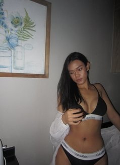 Yezmex - masseuse in Bangkok Photo 3 of 8