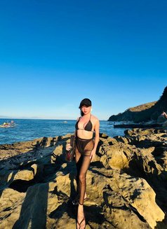 Yhanna - Transsexual escort in Manila Photo 5 of 10