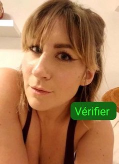 Yihfdveru - escort in Essonne Photo 1 of 3