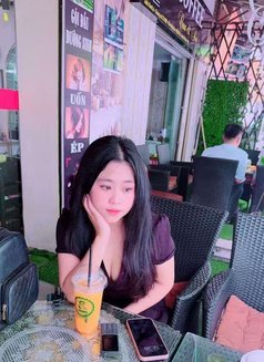 Yiuyiu - escort in Hanoi Photo 2 of 4