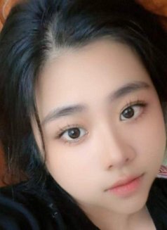 Yiuyiu - escort in Hanoi Photo 4 of 4