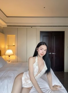 Yiwarsweetie - Transsexual escort in Bangkok Photo 4 of 10