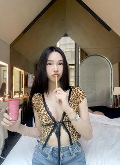 Yiwarsweetie - Transsexual escort in Bangkok Photo 7 of 10