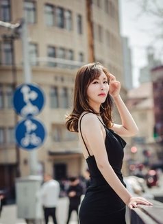 Yiyi - Nightlife Online - escort in Shanghai Photo 6 of 11