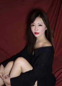 Yiyi - Nightlife Online - escort in Shanghai Photo 2 of 11