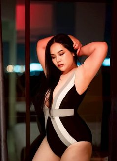 Yiyi - escort in Amman Photo 2 of 6