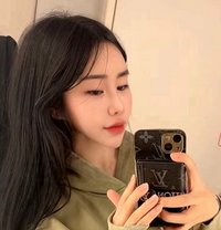 Yiyi - escort in Manila