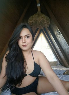 Yllana Camshow/MeetUp/ContentSeller - Transsexual escort in Manila Photo 5 of 10