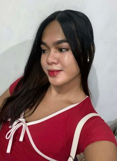 Yllana - escort in Manila Photo 4 of 5