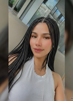 Ynara - puta in Dubai Photo 1 of 7