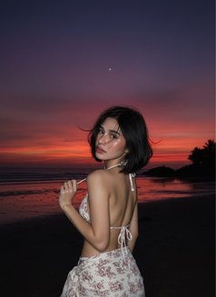 Ynara - puta in Dubai Photo 4 of 7