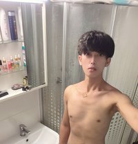 Ynderyoung - Male escort in Berlin