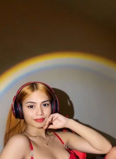 Yogirleirabella - Transsexual escort in Manila Photo 5 of 7