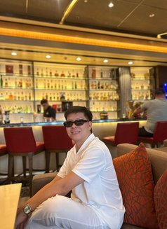 Yohan - Male escort in Makati City Photo 1 of 5