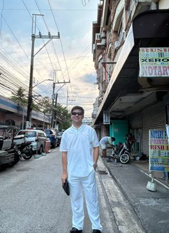Yohan - Male escort in Makati City Photo 2 of 5