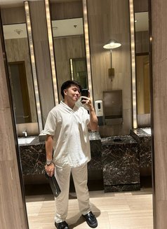 Yohan - Male escort in Makati City Photo 3 of 5