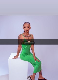 Yola - puta in Nairobi Photo 2 of 5