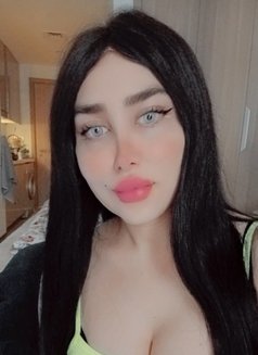 Dana Lebanon - Transsexual escort in Dubai Photo 7 of 11
