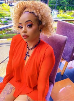 Yollata - escort in Nairobi Photo 4 of 5
