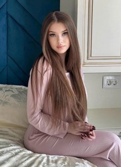 Yololary - masseuse in Abu Dhabi Photo 4 of 6