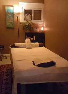 Yoni Master - masseur in Abuja Photo 3 of 11