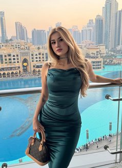 Yoni - escort in Dubai Photo 6 of 8