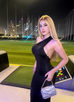 Yoni - escort in Dubai Photo 7 of 8