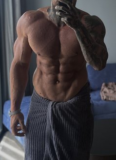 Yoo - Male escort in Pattaya Photo 2 of 7