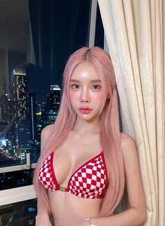 Yoojin - Transsexual escort in Taipei Photo 9 of 15