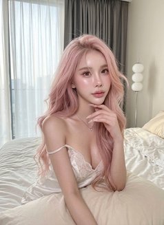 Yoojin - Transsexual escort in Taipei Photo 10 of 15