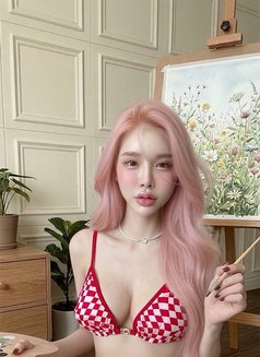 Yoojin - Transsexual escort in Taipei Photo 11 of 15