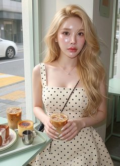 Yoojin - Transsexual escort in Taipei Photo 13 of 15